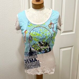 Hello Kiss Blue and Beige S/S Graphic Tee w/Sheer Overlay, Yarns, Sequins - L/XL